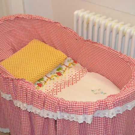 Apartament Your House In